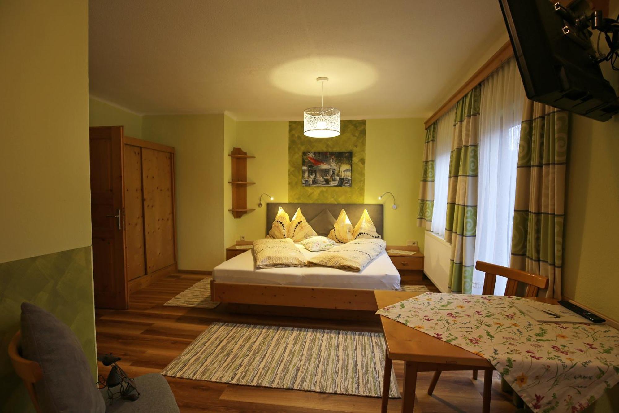 Haufhof-Pension Am Bauernhof, Haus Im Ennstal Bei Schladming ภายนอก รูปภาพ